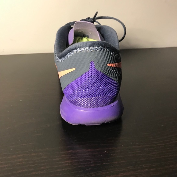 Nike - Picture 2 of 2